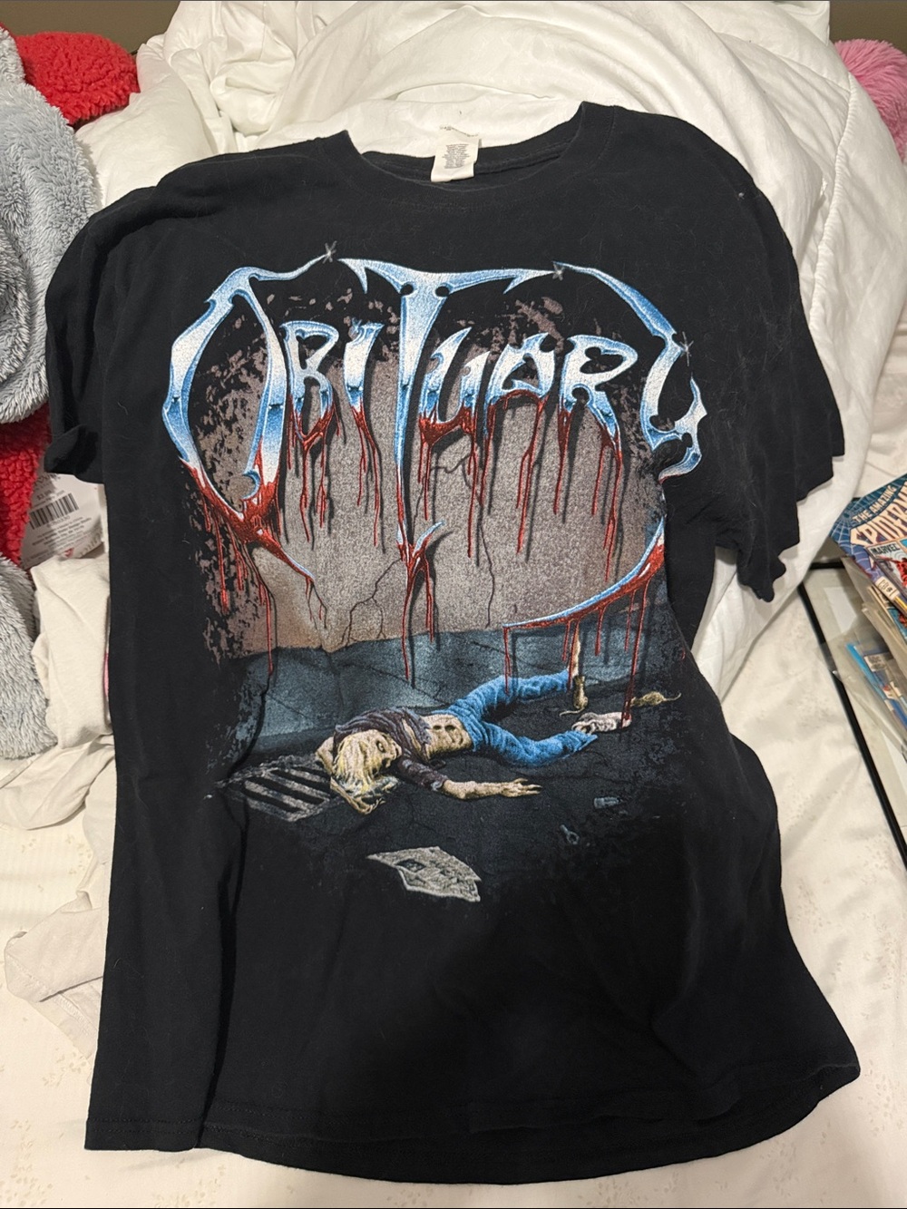 Gildan Black Short Sleeve Band Graphic Tee with Blue and Red Artwork